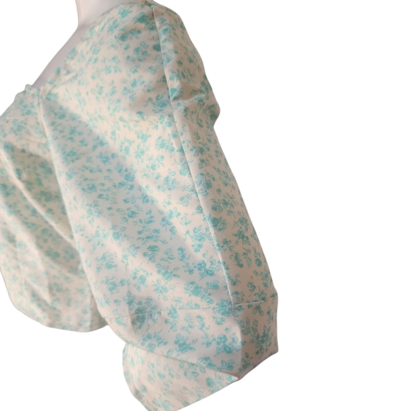 NWT Levi’s Puff Sleeve Crop Top Small Green Floral Soft Girl Y2K Back To School - Picture 12 of 16